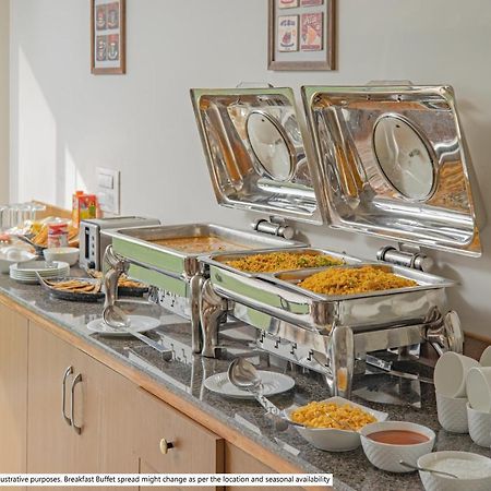 Отель Treebo Premium Tahoora International Калькутта Экстерьер фото
