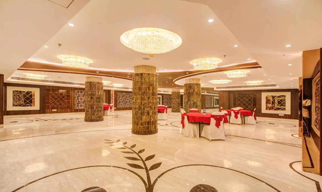 Отель Treebo Premium Tahoora International Калькутта Экстерьер фото