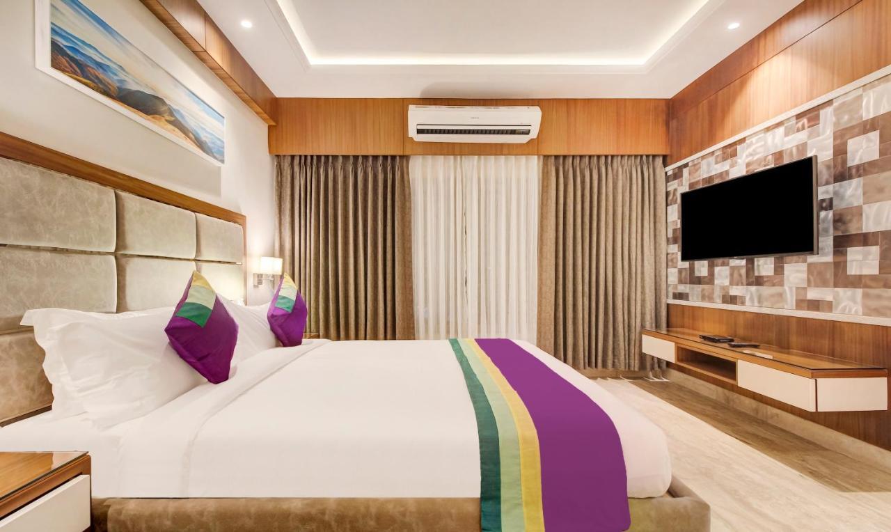 Отель Treebo Premium Tahoora International Калькутта Экстерьер фото